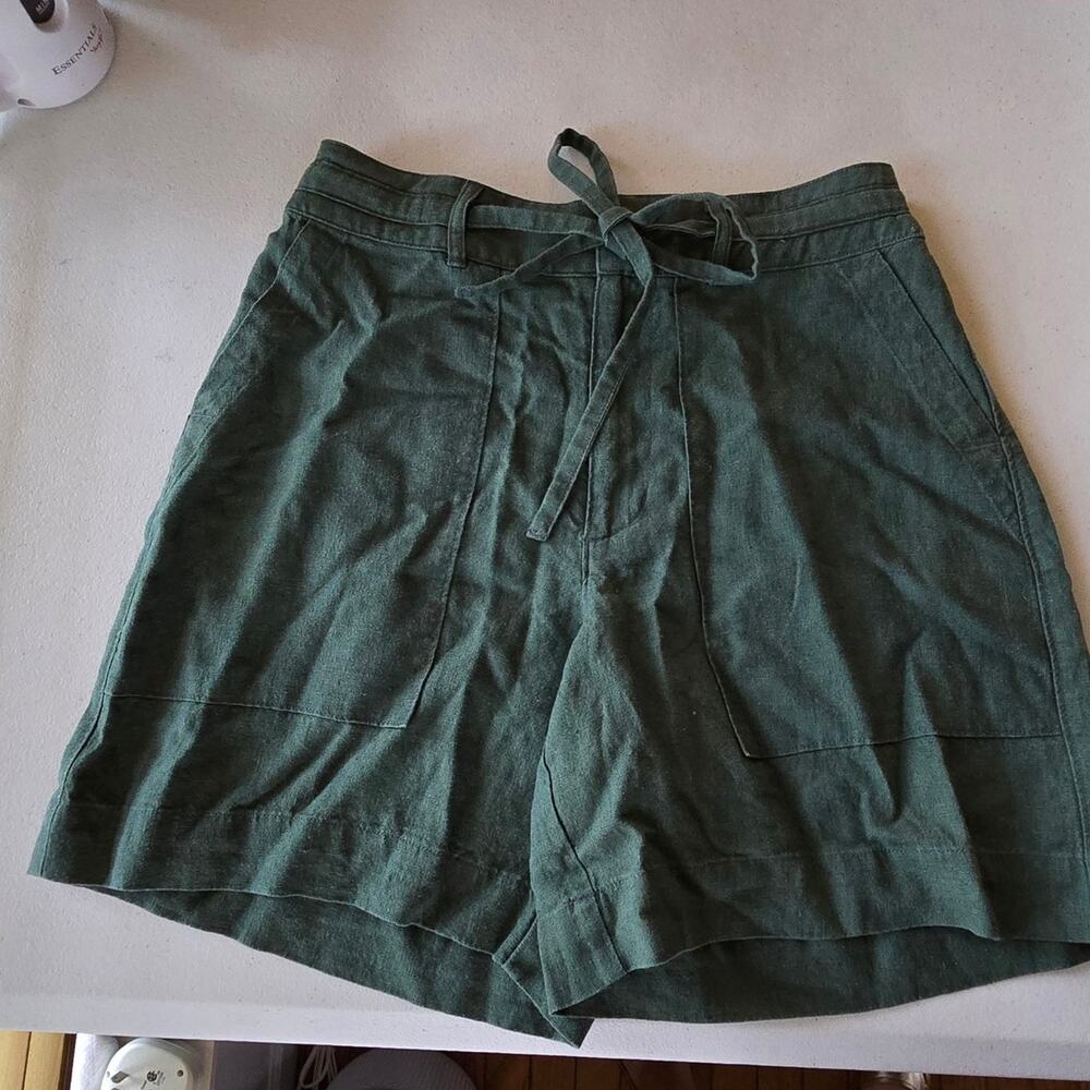 universal thread linen blend green pleated shorts 4